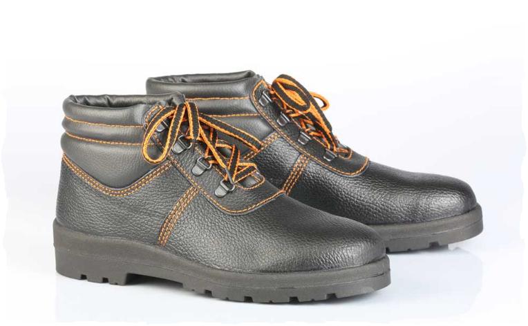Ботинки Темп кожаные с металлическим подноском, шнурки, литая МБС подошва.
